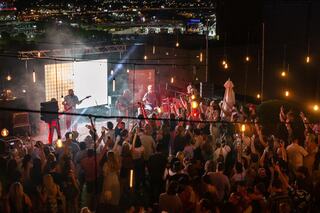 Backyard Sessions summer concert series at Bobby Hotel Nashville – rooftop live music event with city views, string lights, and energetic crowd in downtown Nashville.